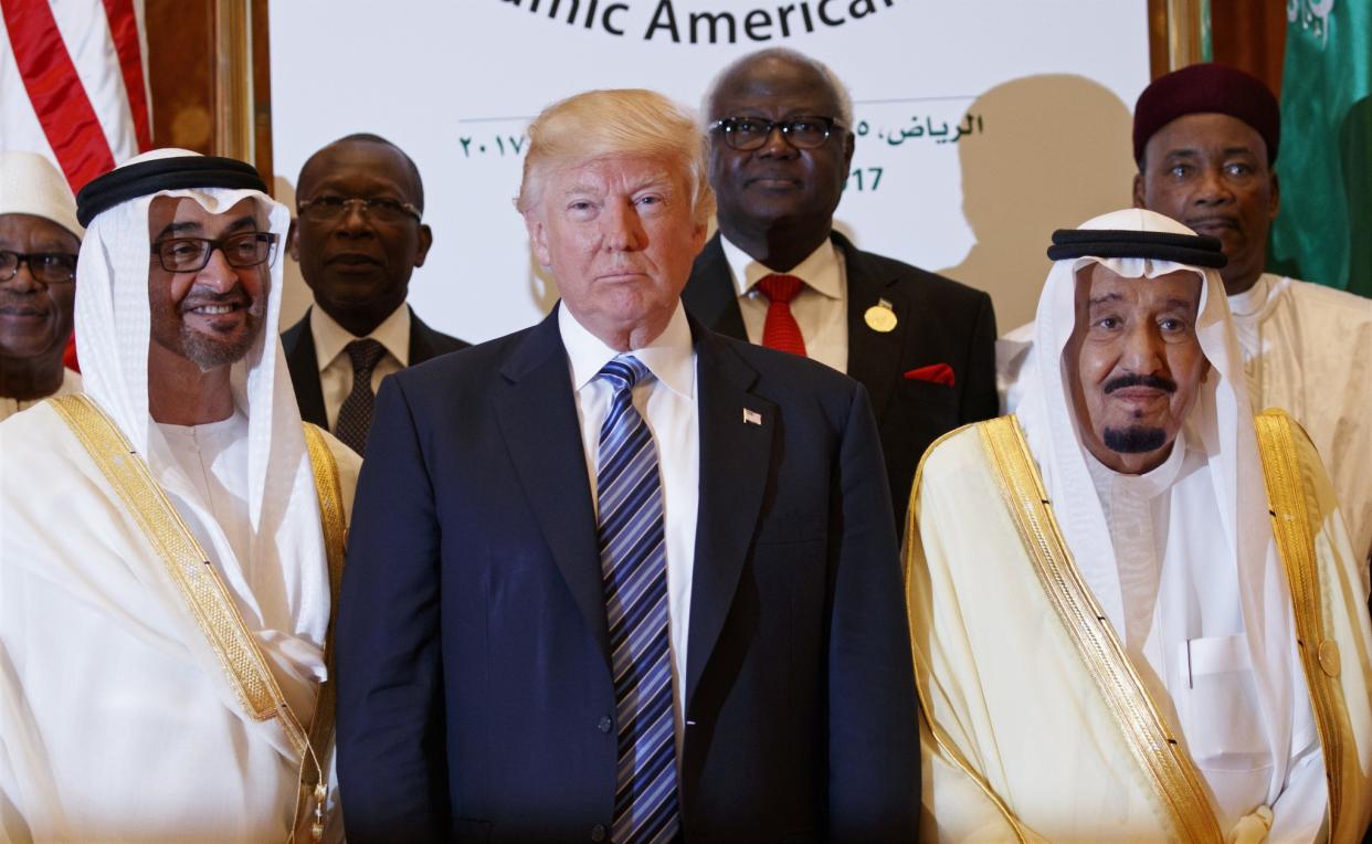 US-Präsident Donald Trump hielt sich bei seinem Besuch in Riad nicht ans Protokoll. (Bild: AP Photo)