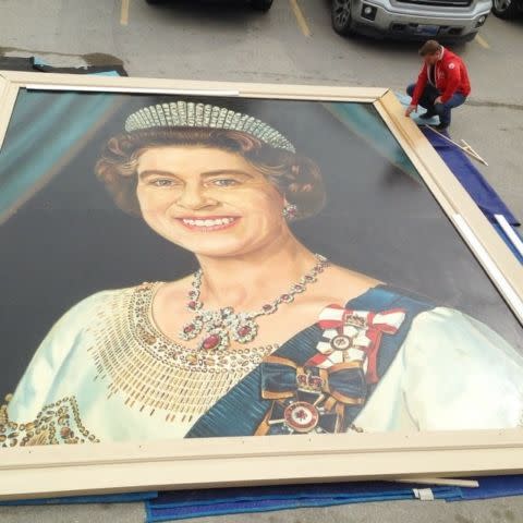Photo of Queen Elizabeth II painting on Kijiji
