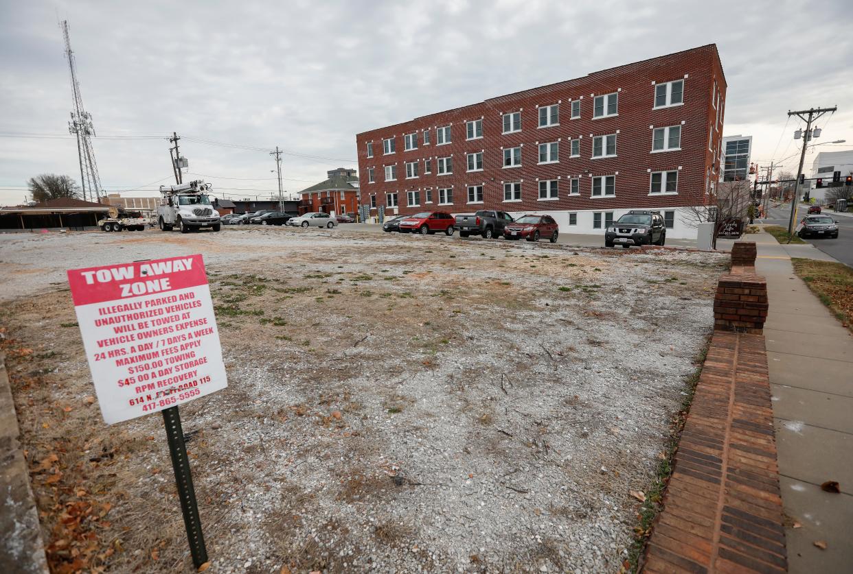 A new apartment building will be going in on East Cherry Street near Kimbrough Avenue.