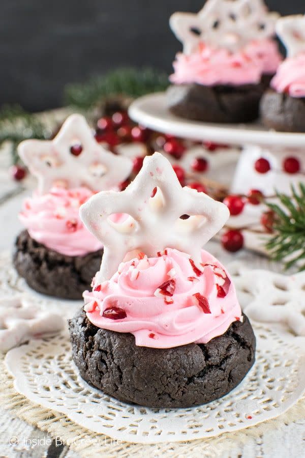 Chocolate Peppermint Fluff Cookie Cups