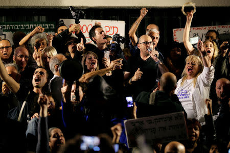 Israelis take part in a protest against corruption in Tel Aviv, Israel December 2, 2017. REUTERS/Amir Cohen