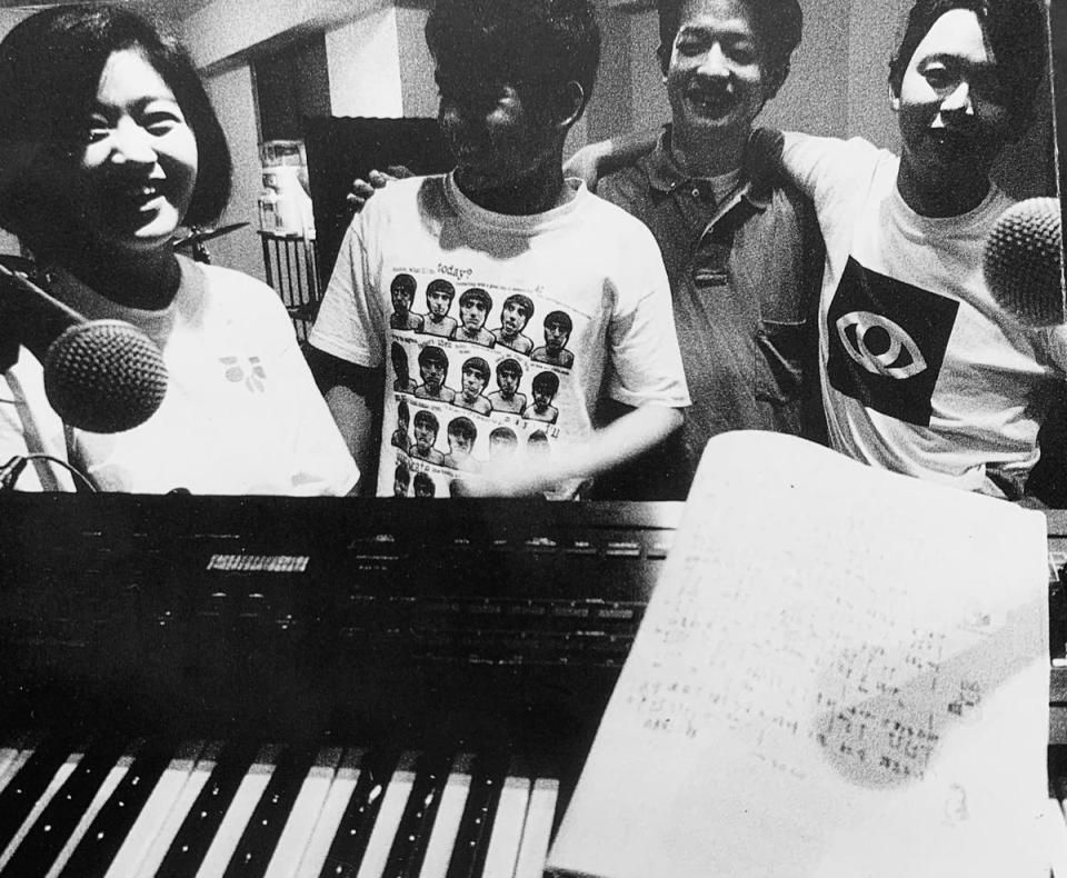 1992年參與《少年吔，安啦！》經典電影原帶的「Baboo樂團」成員，左起：李欣芸（鍵盤手）、李守信（鼓手）、金木義則（貝斯手）、林暐哲（主唱兼吉他手）。（牽猴子提供）