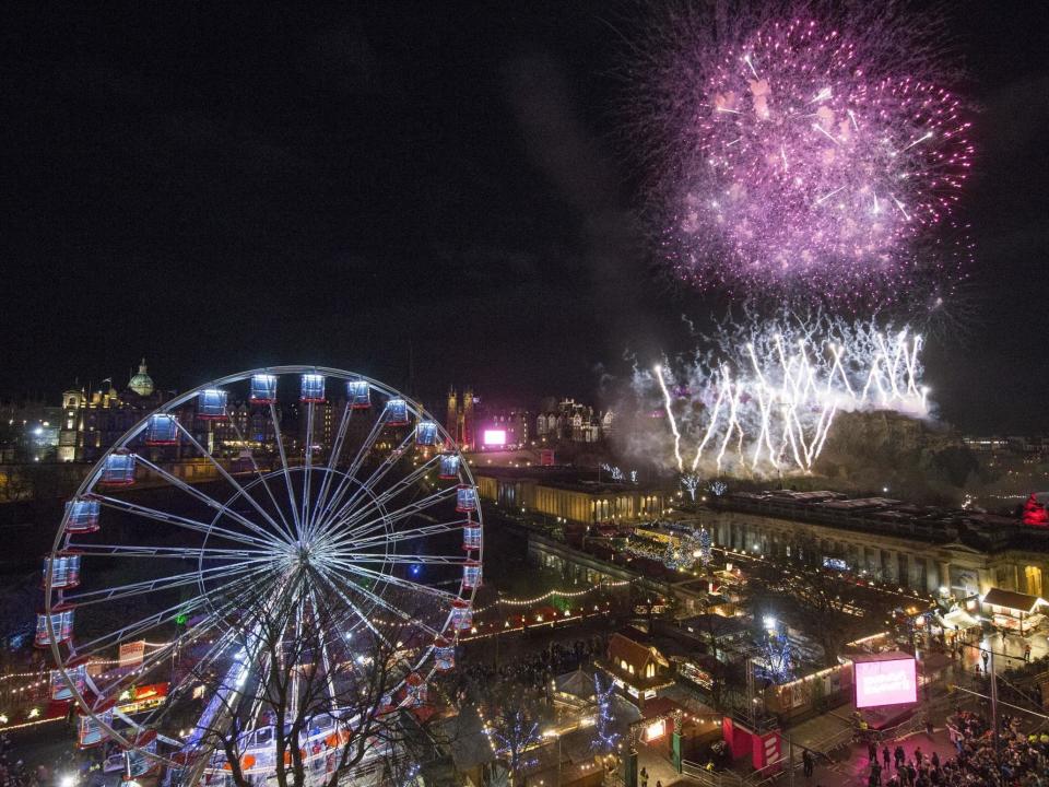 Edinburgh's Hogmanay midnight fireworks bringing in 2018. (Rex Features)