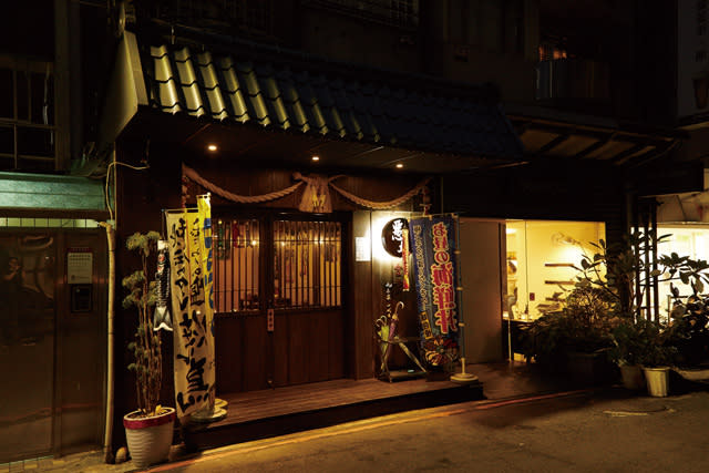 以日式拉門與屋簷打造而成的外觀，散發出濃濃的日式風情。