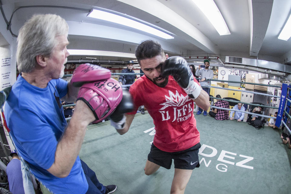 Jose Ramirez works out with Freddie Roach on March 14 in preparation for his super lightweight title fight against Amir Imam in New York. (Getty Images)