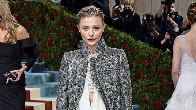 Met Gala 2022: Chloë Grace Moretz Low-Key Faked a Pixie Haircut on the Red  Carpet - Photos