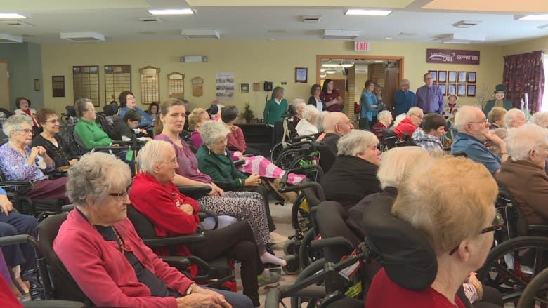 Young Fredericton students take their Christmas concert to seniors