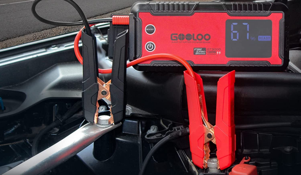 The GT3000 includes the cables needed to jump nearly any vehicle. (Photo: Gooloo)