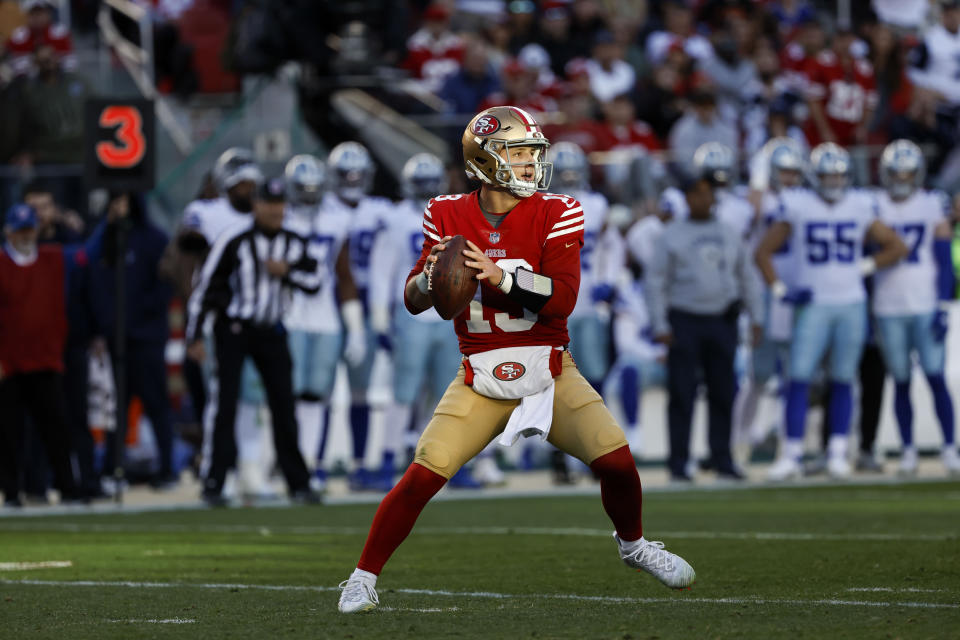 A posição de quarterback Trey Lance-Jimmy Garoppolo foi uma das grandes manchetes da temporada para o 49ers.  Então, naturalmente, novato 