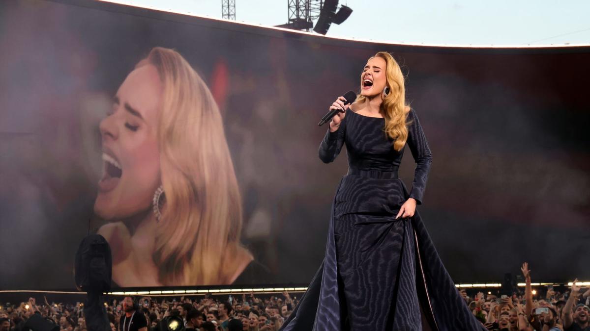 Adele announces an “incredibly long” break from music after her performance in Las Vegas