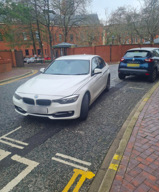 The driver had gone to the trouble of paying for a ticket and placing it on the windscreen of the wonky car. (Reach)