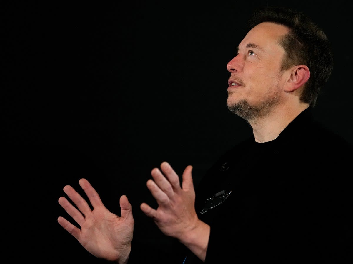 Elon Musk in conversation with British prime minister Rishi Sunak in London, November 2023 (Kirsty Wigglesworth/Pool via REUTERS)