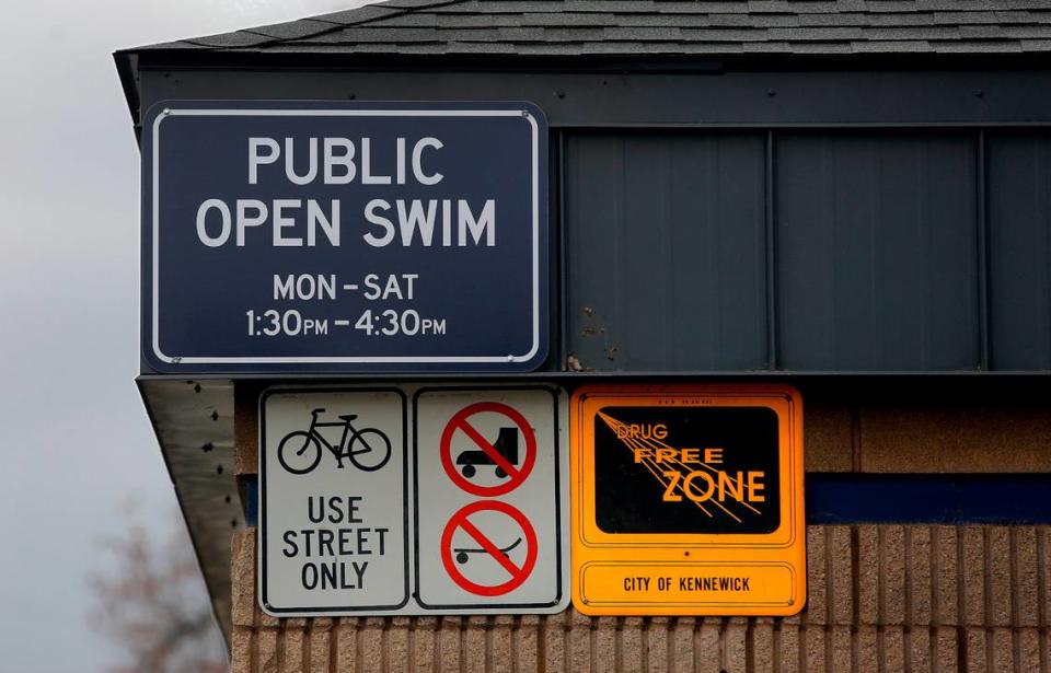 A Drug Free Zone sign is posted on the building of the Kenneth E. Serier Memorial Pool on West Sixth Avenue in downtown Kennewick.