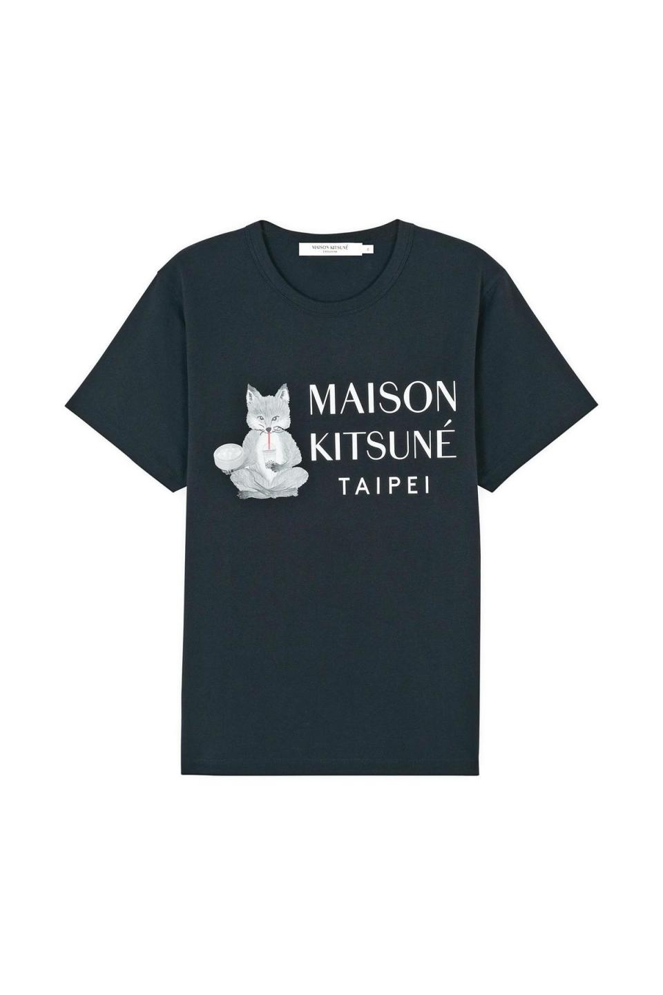 開幕台北限定黑色T-shirt NT$3,900（Maison Kitsuné提供）