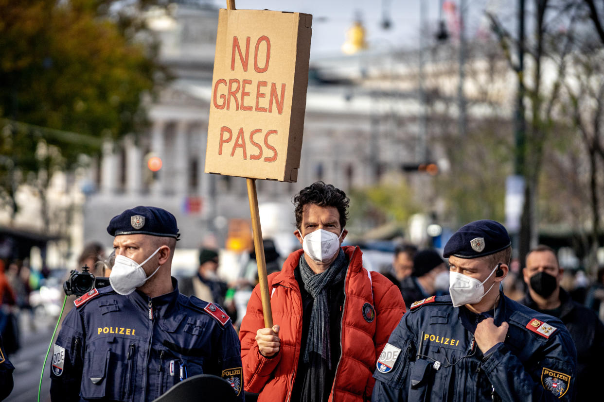 On November 20, 2021 ten thousands protested in Vienna, Austria against the new covid measures in Austria such as a Lockdown for everyone and a mandatory vaccination for everyone. (Photo by Alexander Pohl/Sipa USA)