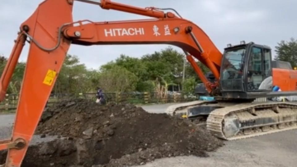 柯文哲新竹違規農地22日動工開挖。翻攝畫面