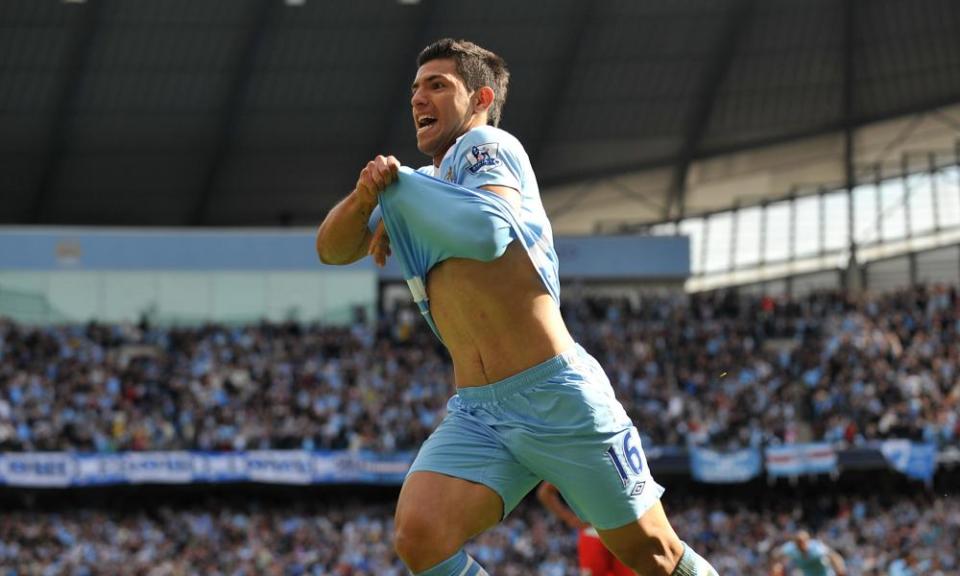 Sergio Agüero starts to take his shirt off after scoring the goal that won Manchester City the Premier League title in 2012