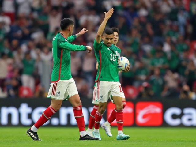 Orbelín Pineda (10) festeja tras anotar el pimer gol de la selección de México en su partido ante Jamaica en la Liga de Campeones de la Concacaf