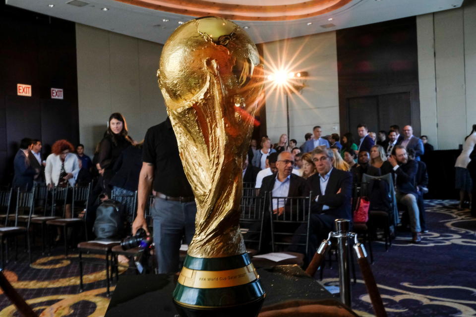 Trofeo de la Copa del Mundo, lo único que mantiene su esencia. (REUTERS/Eduardo Munoz)