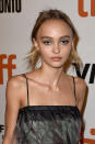 <p>Johnny Depp’s fashionable 17-year-old daughter gave off some serious ‘70s vibes with heavy seafoam green eyeliner and muddy lip. <i>(Photo by Kevin Winter/Getty Images)</i><br></p>