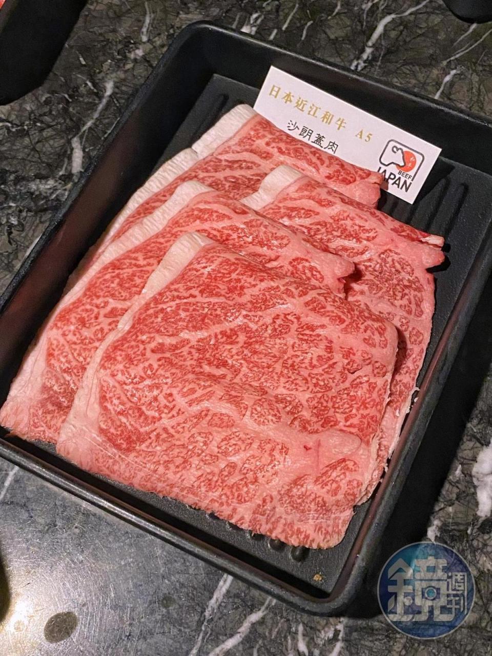 沙朗蓋肉是這價位中的全場最佳，集肉甜、油潤、香氣於一體。