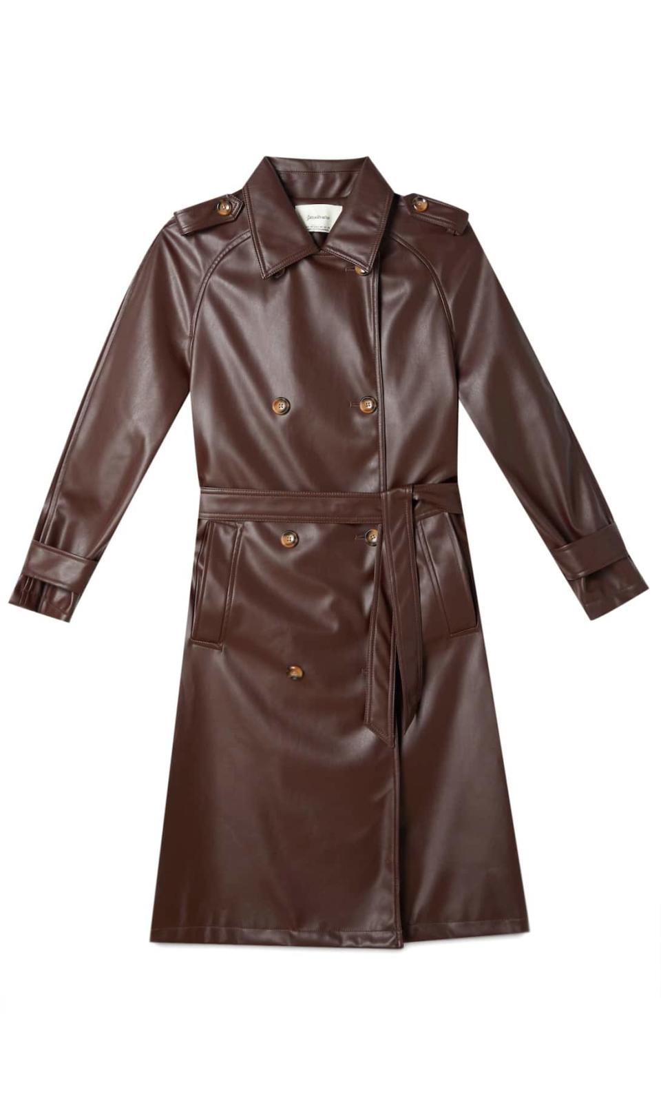 Tendance manteau femme : le trench en cuir