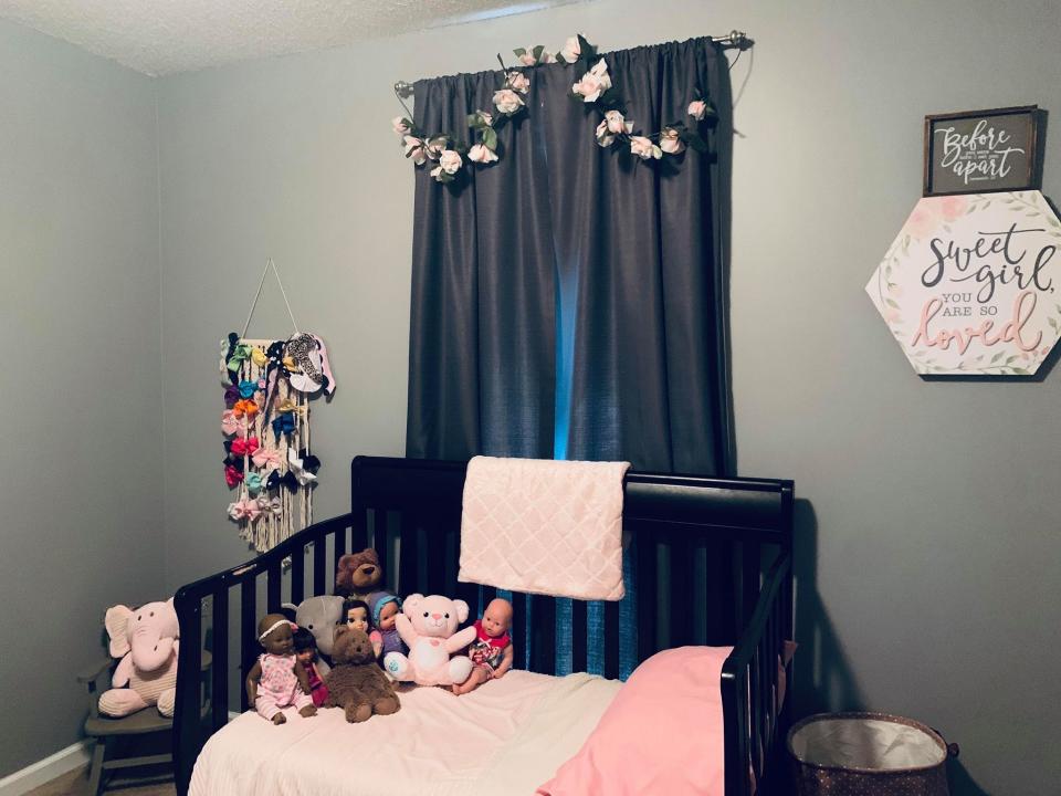 Ivy and Noah Cleveland have a pink bedroom waiting for their adoptive daughter Ruby, 3, who remains in China amid the coronavirus outbreak. (Photo: Courtesy of Ivy Cleveland)