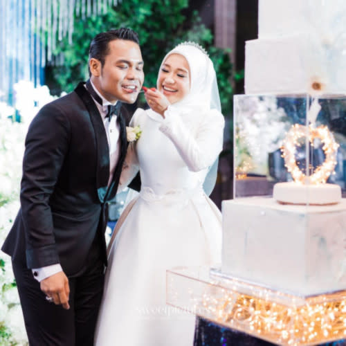 The couple held their wedding reception on 3 April at the Bayswater, KLCC.