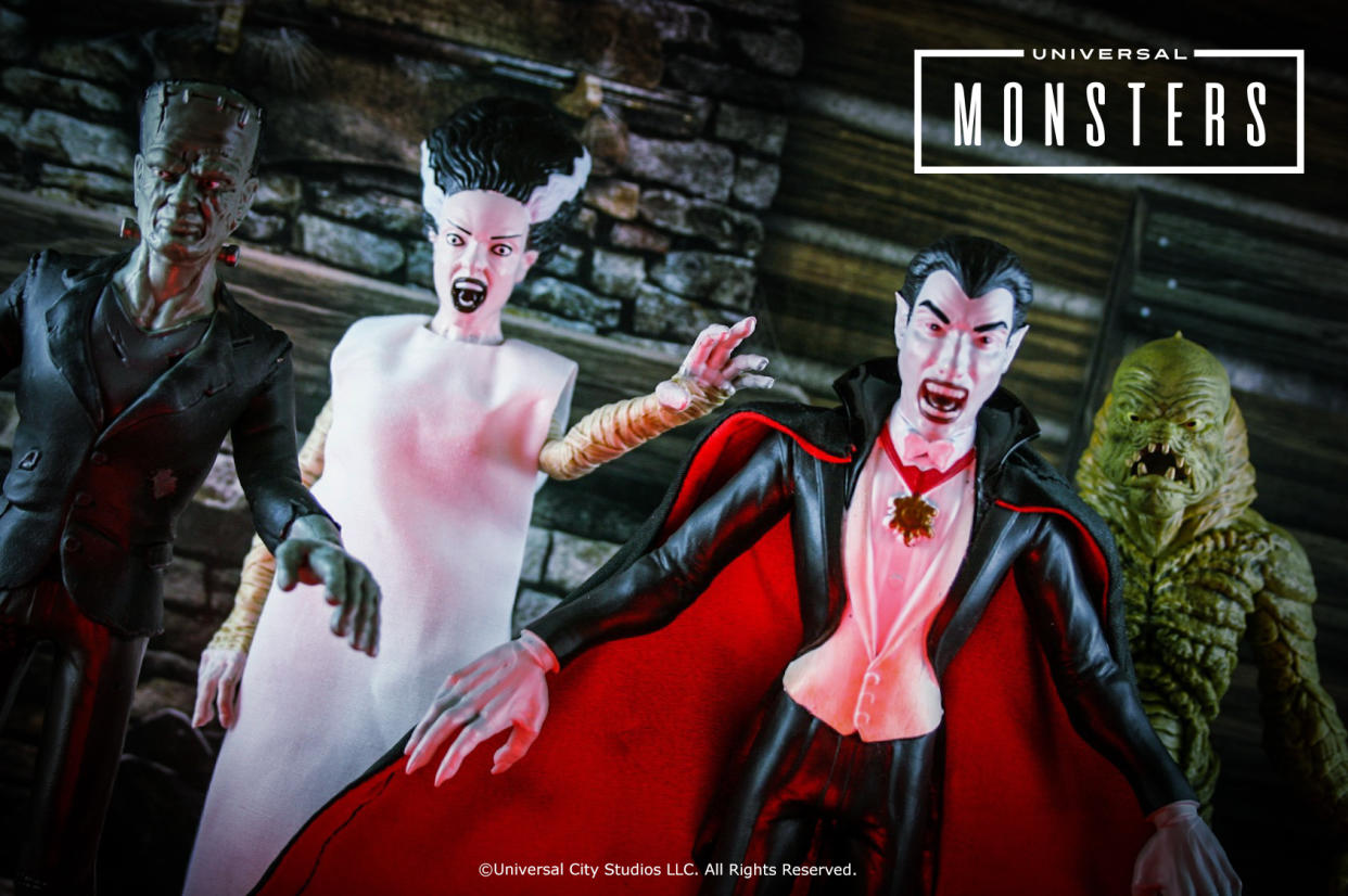 The Noble Collection's line of Universal Monsters Bendyfigs (Photo: The Noble Collection/Universal City Studios)