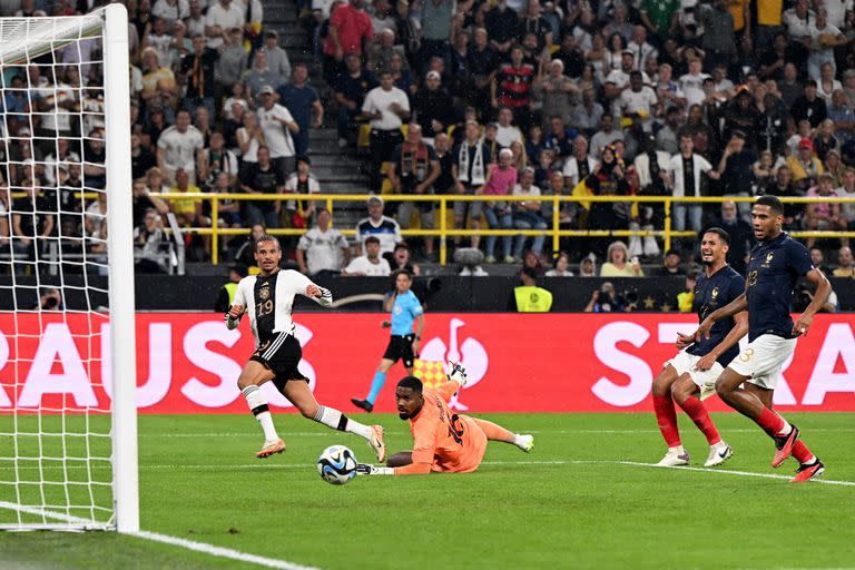 La definición de Leroy Sane, autor del segundo gol de Alemania en el triunfo 2-1 sobre Francia; los germanos se resarcieron tras la caída estrepitosa con Japón, que derivó en el despido del seleccionador Flick