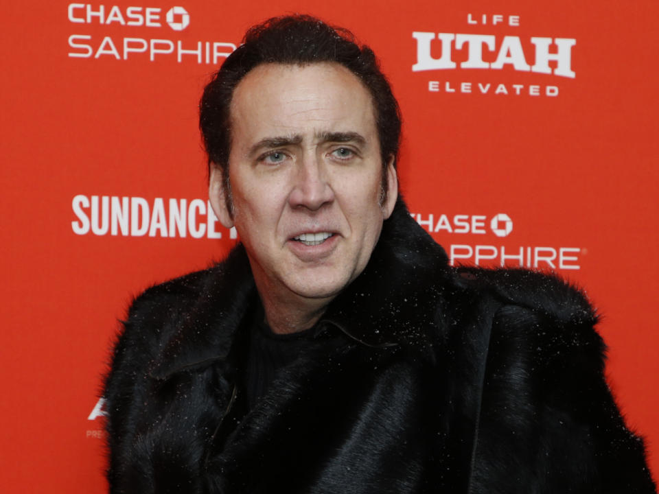 Nicolas Cage wird bald mehr hinter der Kamera stehen. (Bild-Copyright: Danny Moloshok/Invision/AP)