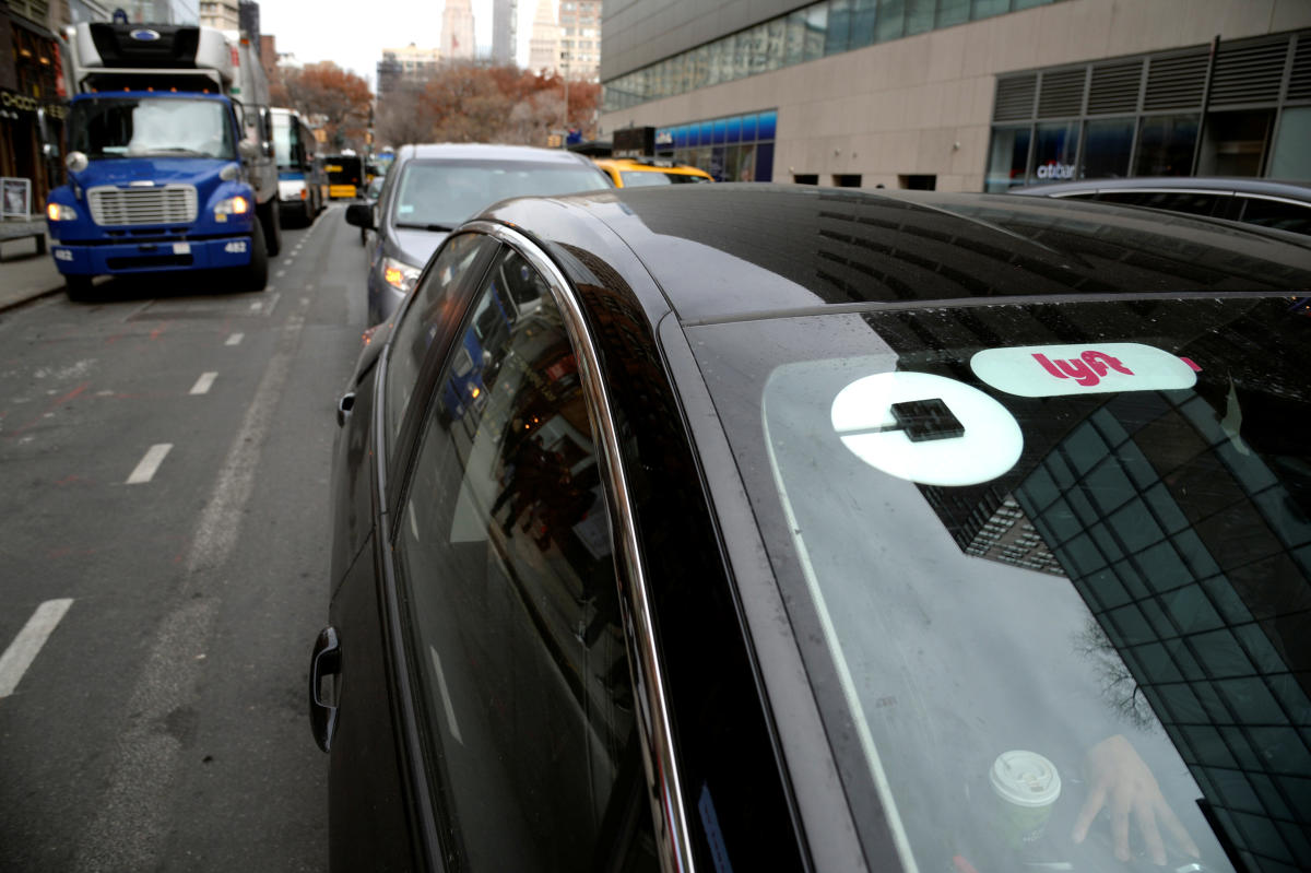 اوبر و لیفت باید ۳۲۸ میلیون دلار به رانندگان نیویورکی در پرداخت دستمزدهای گسترده پرداخت کنند