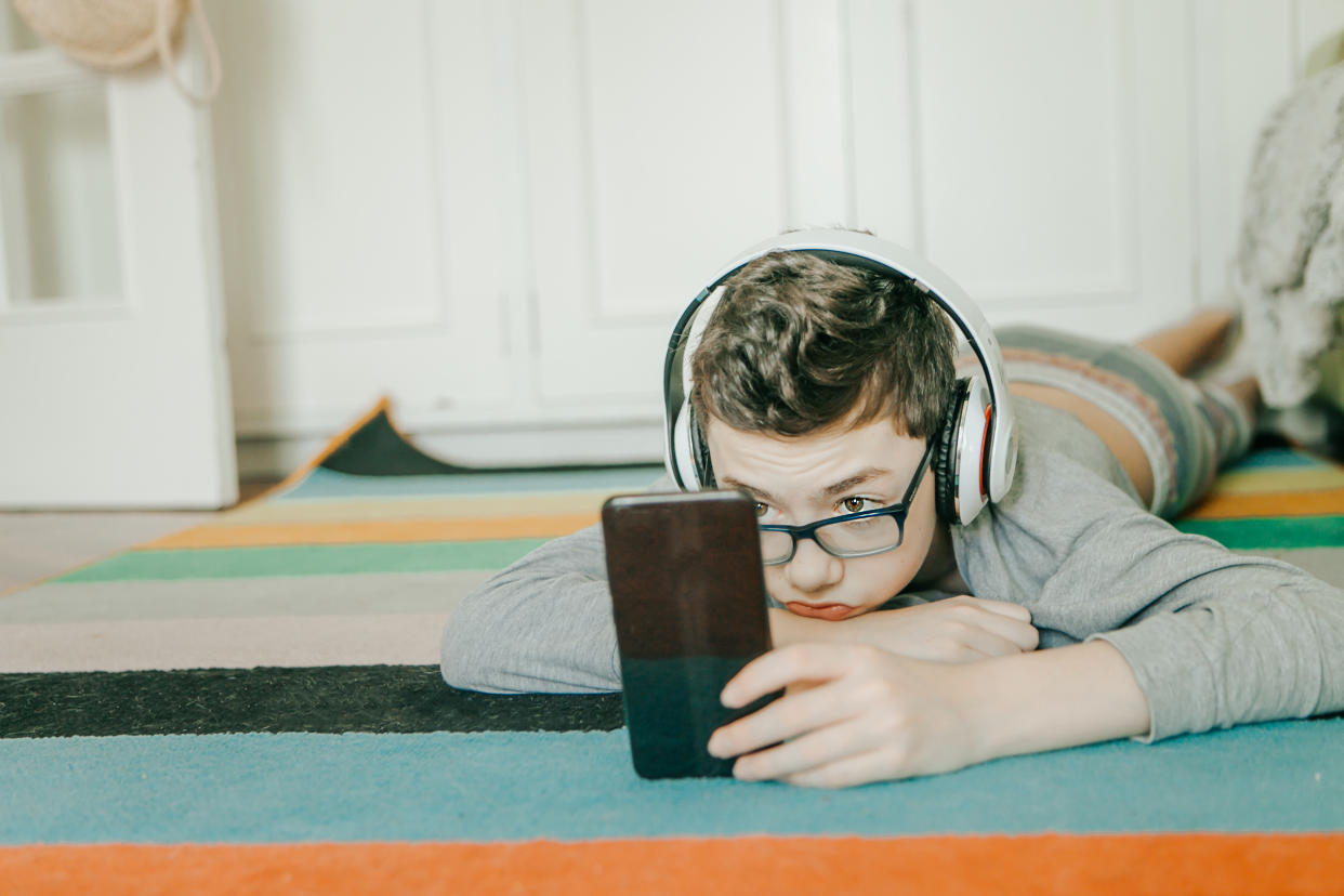 Teenagers who check social media frequently may be changing their brains. (Getty)