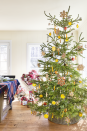 <p>Blogger Nora Murphy made the Christmas tree in her <a href="https://www.countryliving.com/home-design/house-tours/g4928/christmas-in-connecticut/" rel="nofollow noopener" target="_blank" data-ylk="slk:Connecticut home;elm:context_link;itc:0;sec:content-canvas" class="link ">Connecticut home</a> smell even more fragrant with the addition of dried fruit and gingerbread ornaments.</p><p><a class="link " href="https://www.amazon.com/Christmas-Gingerbread-Snowflakes-Decorations-Embellishments/dp/B09BB2VVK4/ref=sr_1_3?dchild=1&keywords=gingerbread+snowflake+ornament&qid=1631892178&s=home-garden&sr=1-3&tag=syn-yahoo-20&ascsubtag=%5Bartid%7C10050.g.1251%5Bsrc%7Cyahoo-us" rel="nofollow noopener" target="_blank" data-ylk="slk:SHOP ORNAMENTS;elm:context_link;itc:0;sec:content-canvas">SHOP ORNAMENTS</a><br></p>