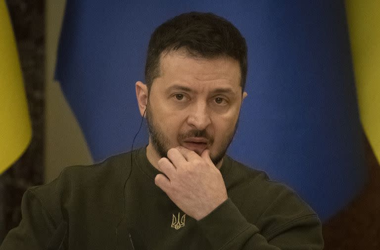 El presidente de Ucrania, Volodimir Zelensky, asiste a una conferencia de prensa con el presidente del Consejo Europeo, Charles Michel, después de su reunión en Kiev, Ucrania, el jueves 19 de enero de 2023