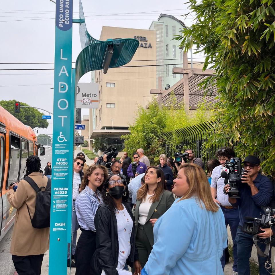 LA female shade poles - twitter.com/Kounkuey