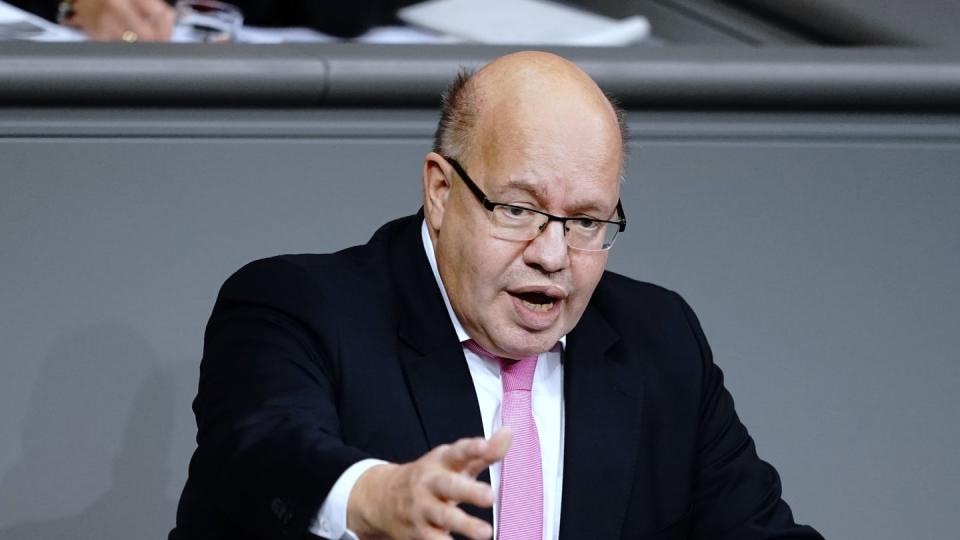 Wirtschaftsminister Peter Altmaier will die Coronahilfen für Firmen bis Ende des Jahres verlängern.