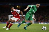 Britain Football Soccer - Arsenal v PFC Ludogorets Razgrad - UEFA Champions League Group Stage - Group A - Emirates Stadium, London, England - 19/10/16 Arsenal's Theo Walcott in action with PFC Ludogorets Razgrad's Natanael Pimienta Action Images via Reuters / Andrew Couldridge Livepic