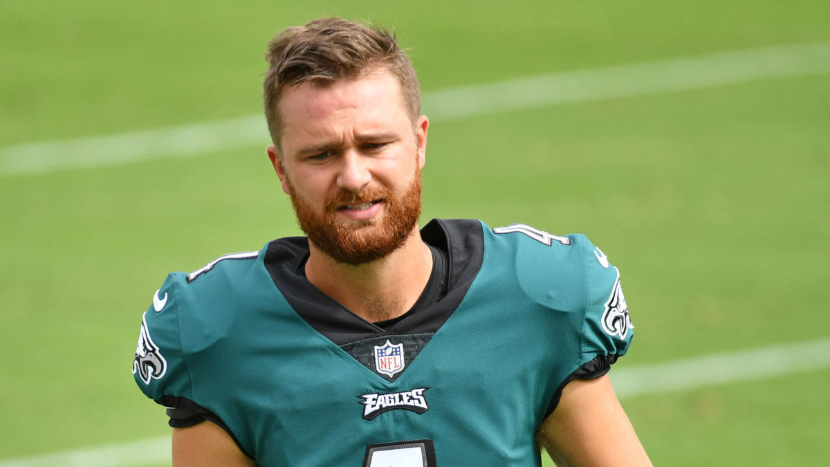 Jake Elliott takes full advantage of playing at the Linc