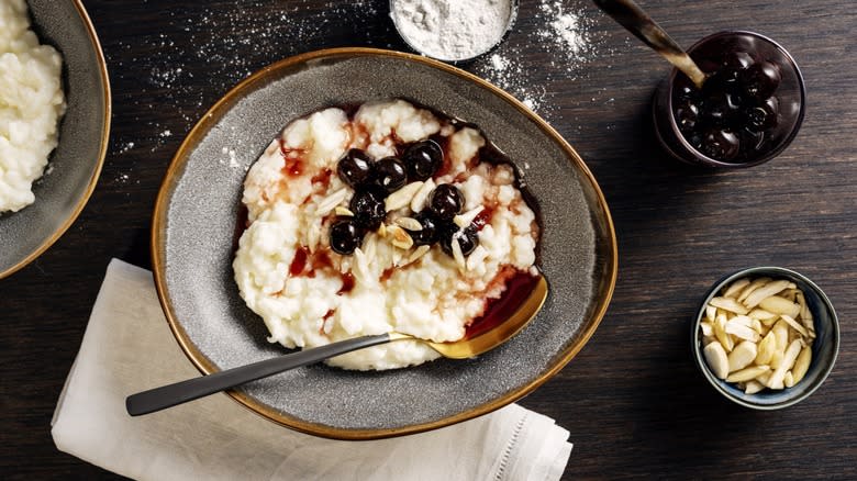 rice pudding with toppings