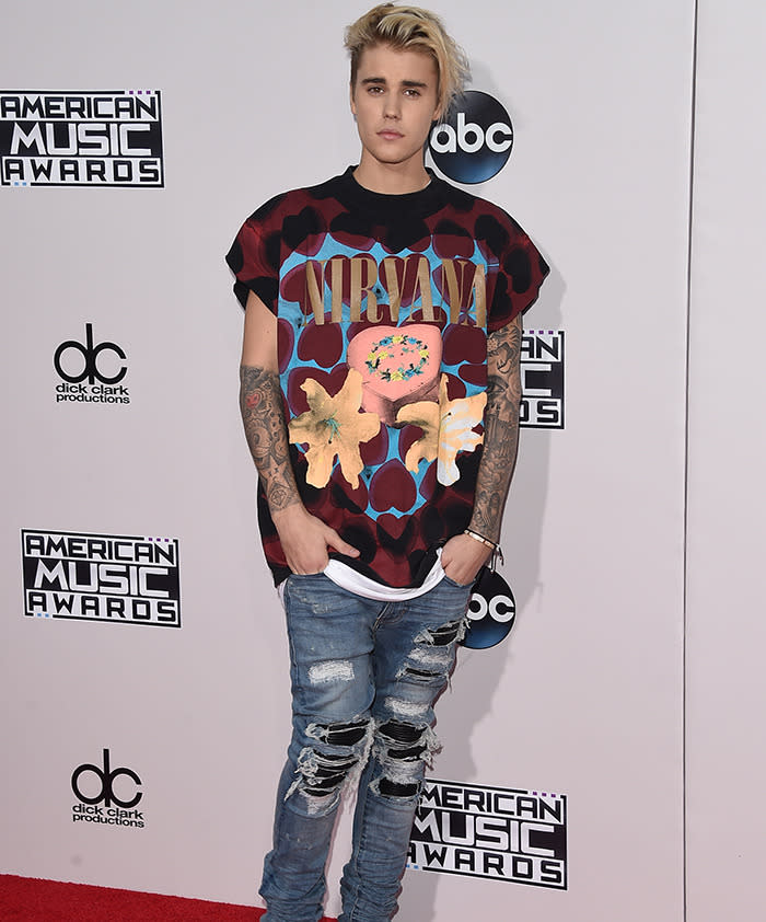 <p>Justin Bieber bought shots for college students while out partying!</p>