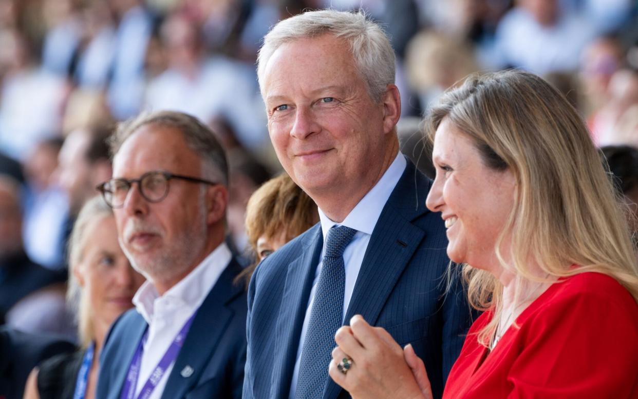 One character is based on French minister (and novelist) Bruno Le Maire