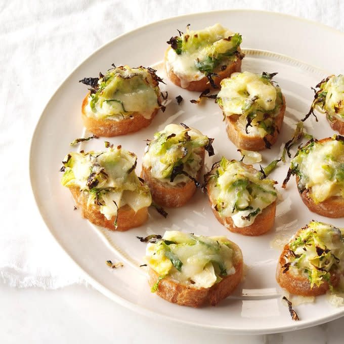 Roasted Brussels Sprouts 3 Cheese Crostini Exps Thn16 195556 C06 15 7b 8