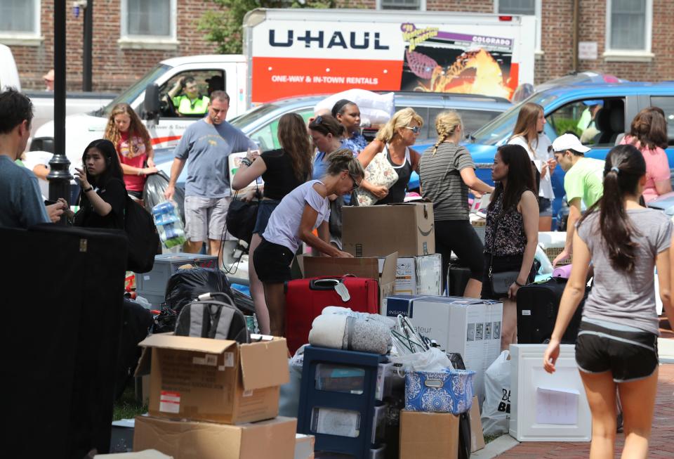 University of Delaware students move onto campus in this file photo from 2018.