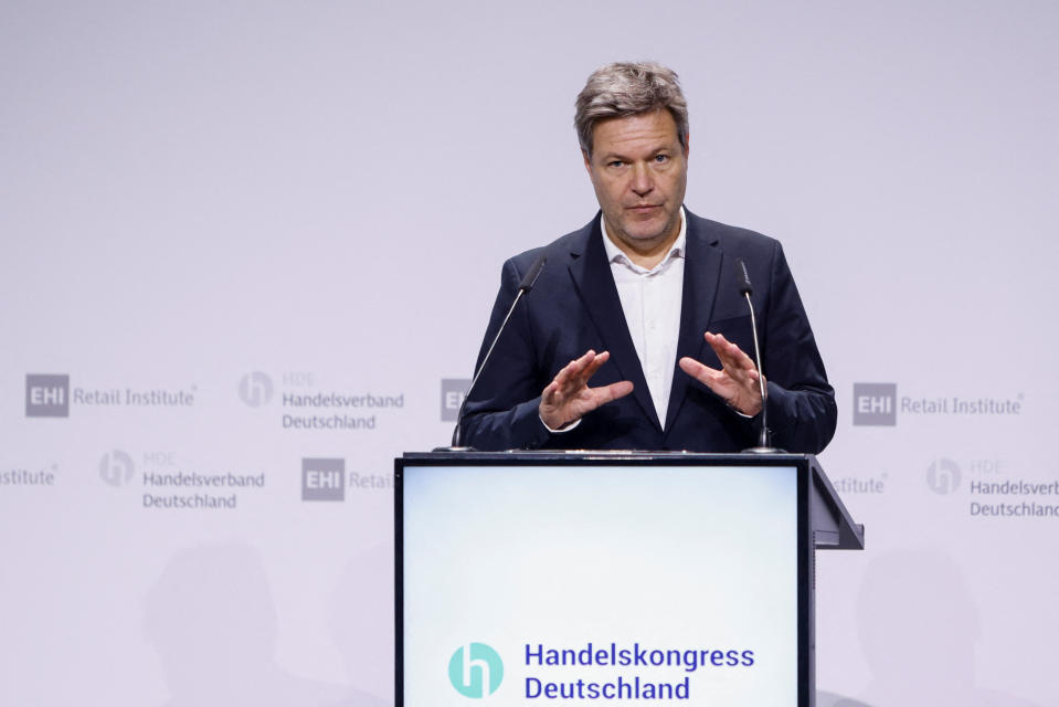 German Economy Minister Robert Habeck speaks during the German Retail Congress in Berlin, Germany November 17, 2022. REUTERS/Michele Tantussi