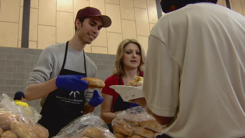 800 roast beef meals served to Edmonton's inner city community