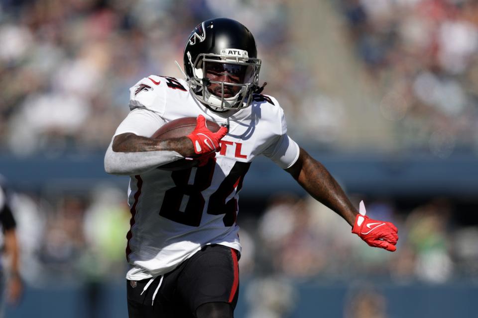 FILE - Atlanta Falcons running back Cordarrelle Patterson runs on his way to scoring a touchdown during the first half of an NFL football game against the Seattle Seahawks on Sept. 25, 2022, in Seattle. Falcons coach Arthur Smith knows what to expect from a Cleveland Browns offense which revolves around Nick Chubb's powerful runs. Smith wants his Falcons' attack led by running back Cordarrelle Patterson to mash back. (AP Photo/John Froschauer, FIle)