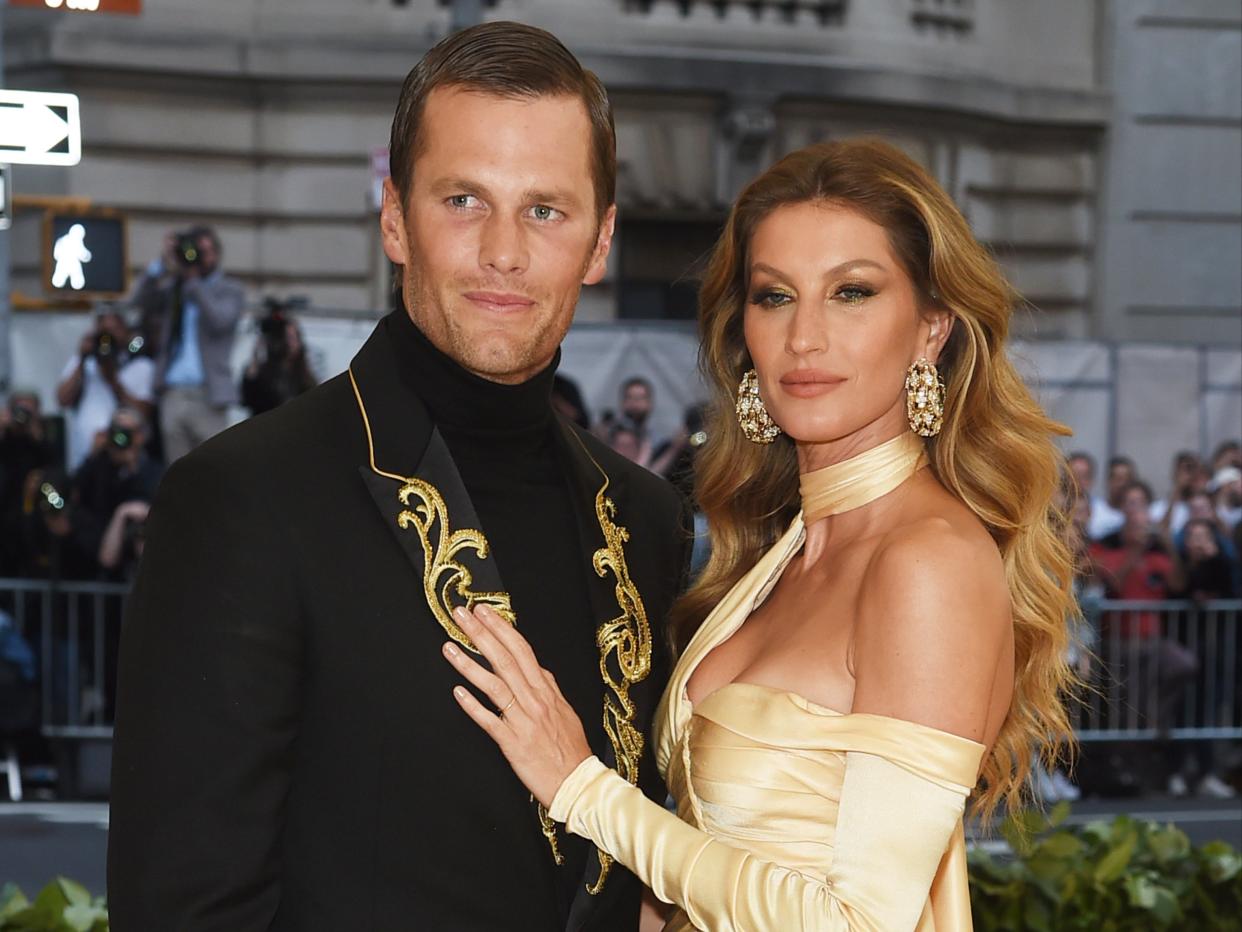 Tom Brady says game day warm-up doesn't include sex with Gisele Bündchen (Getty Images)
