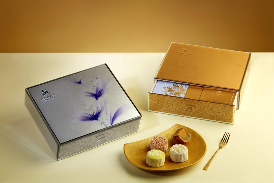 St Regis Mooncakes: Glided Collection (Photo: St Regis Singapore)