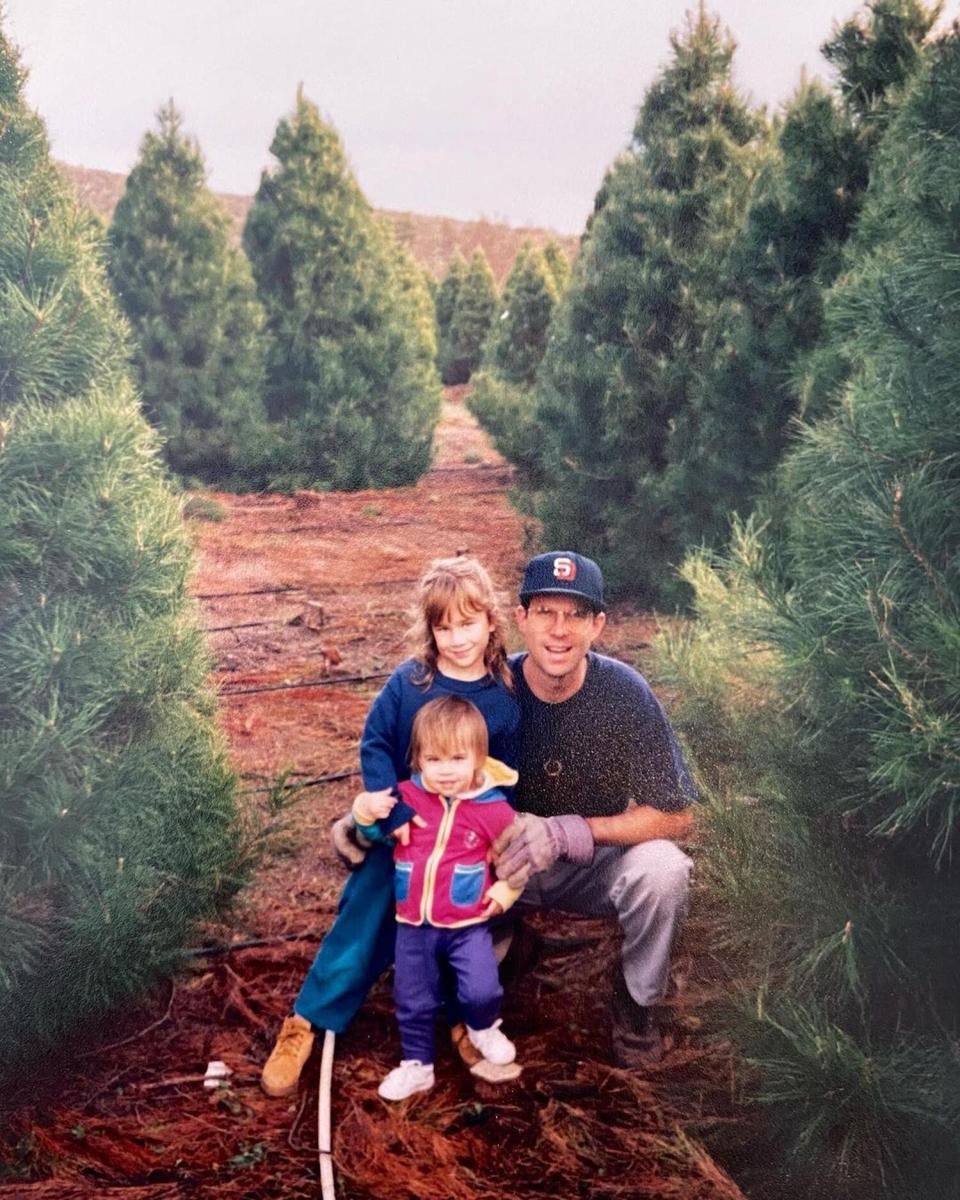 The Bachelor’s Sarah Trott Mourns the Loss of Her Father to ALS: ‘It Was an Absolute Honor to Know You’